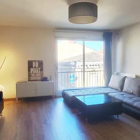 Spacious With Parking In Appartement